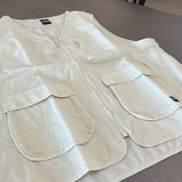 Men’s XL UA vest - Picture 2 of 4